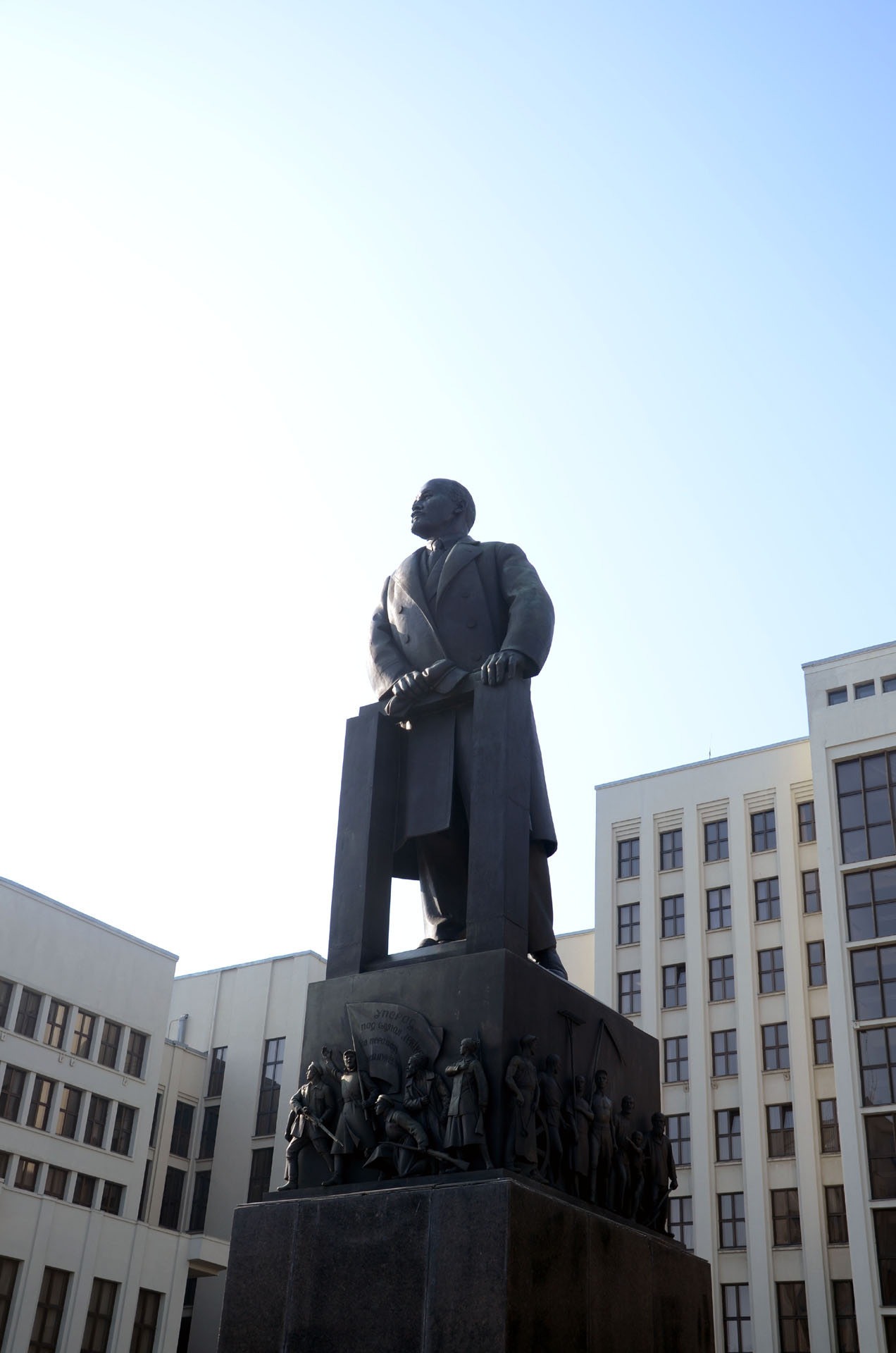 Nezalezhnosti Square