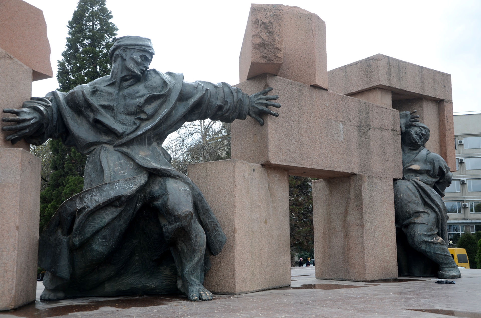 Sadriddin Aini Statue