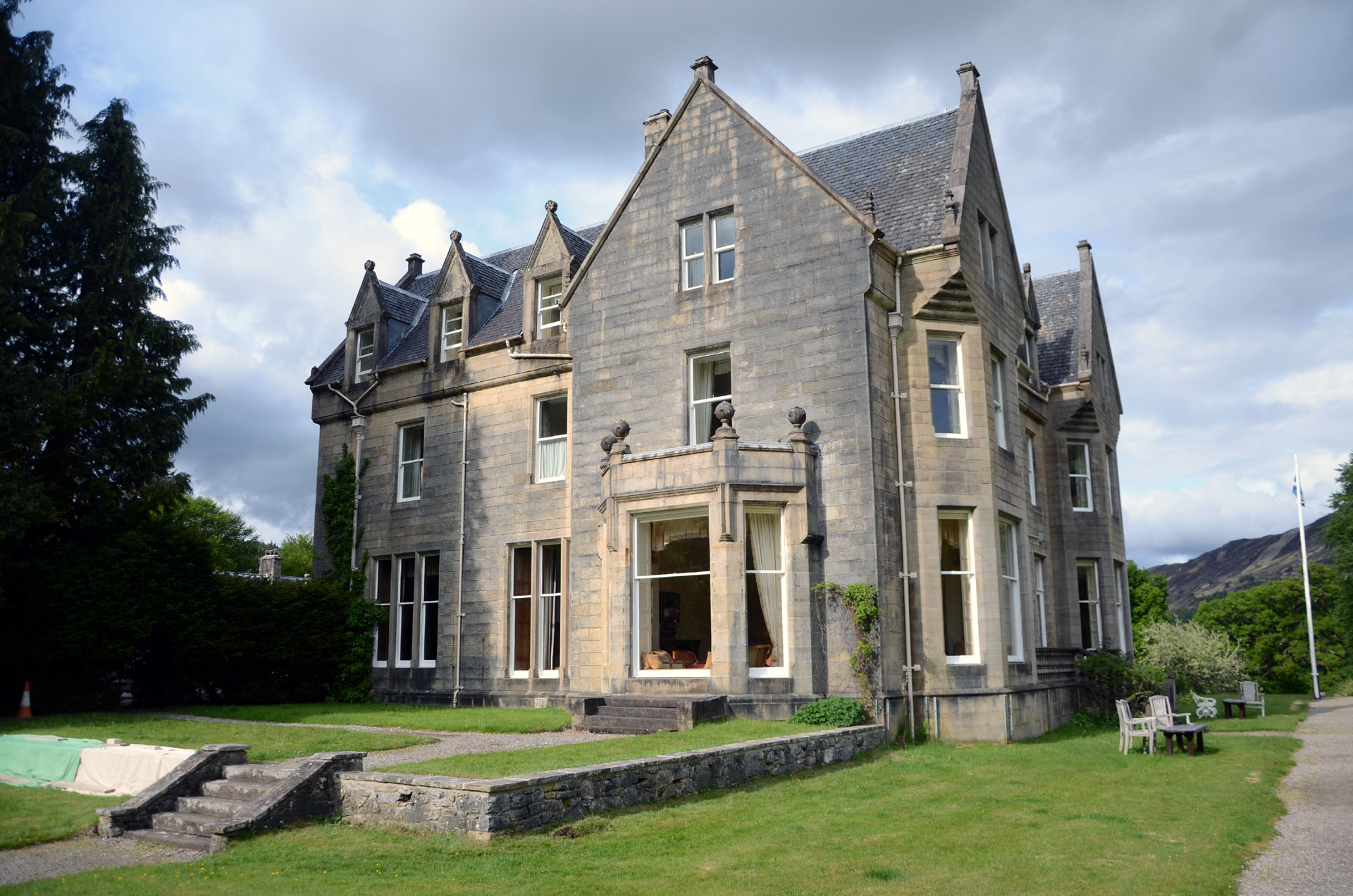 Glengarry Castle Hotel